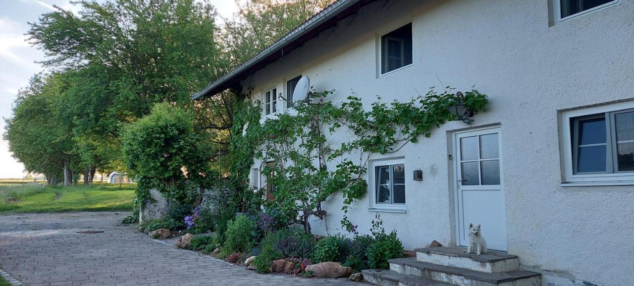 Ruhig Gelegene Ferienwohnung Im Gruenen Mit Terrasse Und Kleinem Garten Rotthalmuenster 외부 사진